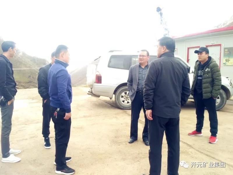 科學(xué)發(fā)展 統(tǒng)籌兼顧 穩(wěn)步生產(chǎn)│州、縣國土資源局領(lǐng)導(dǎo)赴興海銅鑫進行年檢