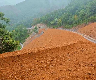 雙河金礦 |筑牢生態(tài)屏障，鋪就“三生共贏(yíng)”之路